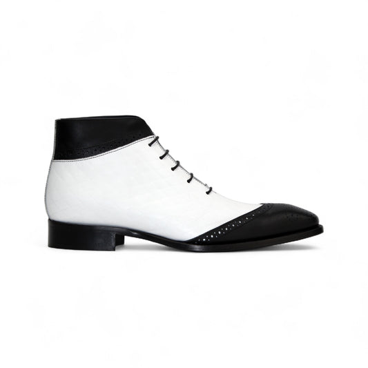 The Duca Di Matiste Duca Lauro Black/White is an Italian leather lace-up dress shoe in black and white, featuring a low heel and decorative perforations on the toe and seams, shown against a white background.