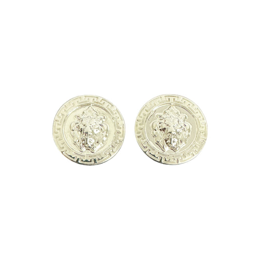 A pair of Matiste Silver Lion Lace Bar cufflinks featuring a raised lion head design, inspired by Italian luxury and echoing the regal style of Matiste accessories.