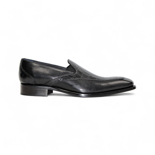 The Duca Trento Black by Duca Di Matiste is a men's black leather loafer with croco embossing, stitched details, low heel, and pointed toe, shown in profile against a white background.
