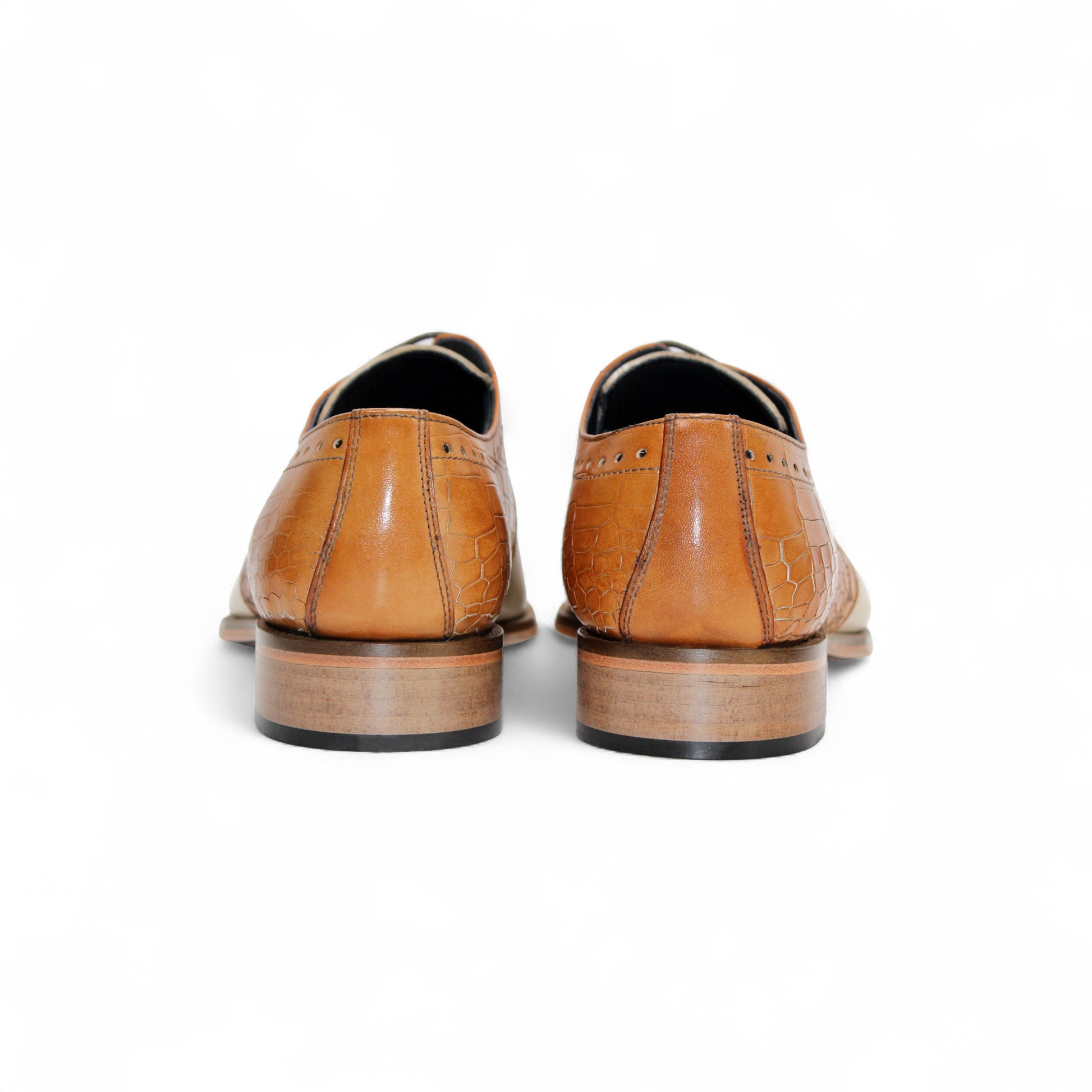 The Duca Di Matiste Duca Valentano Cognac/Beige is a genuine leather oxford with croco embossing and a wooden sole, shown against a white background.
