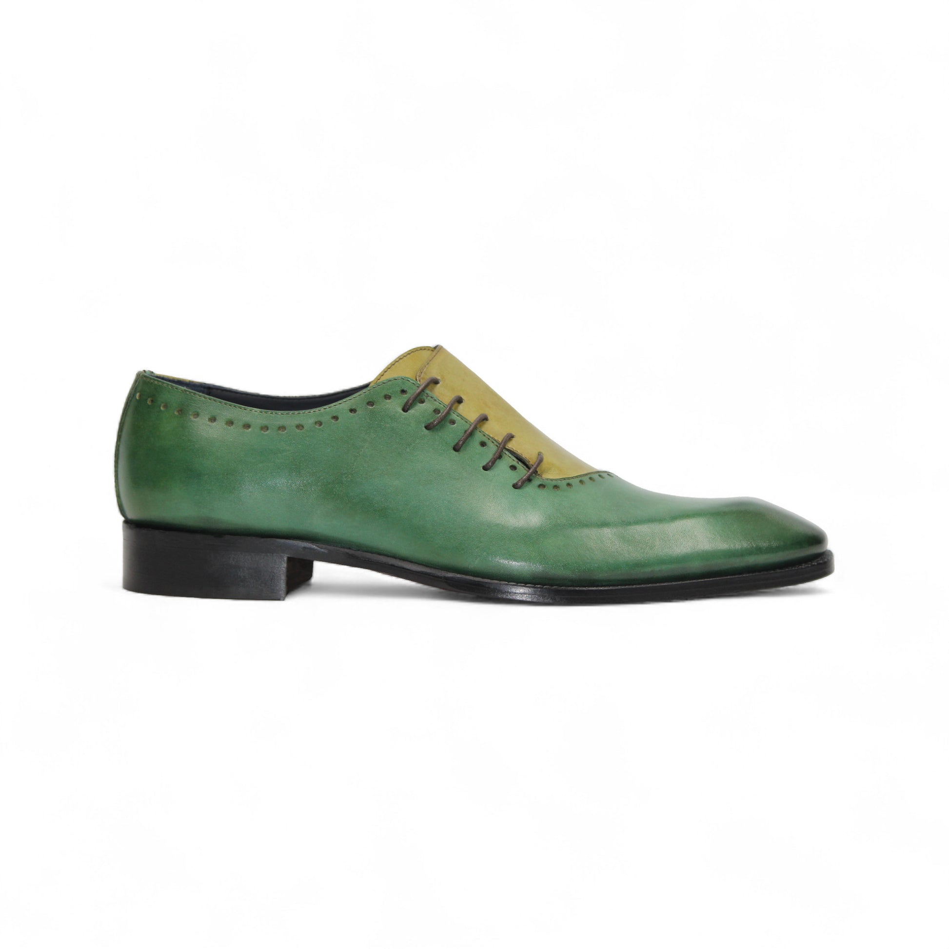 The Duca Di Matiste Duca Veroli Green/Olive is a genuine leather oxford with darker toe and heel, light green tongue, black sole and laces. Italian craftsmanship shines in every detail. Displayed on a white background.