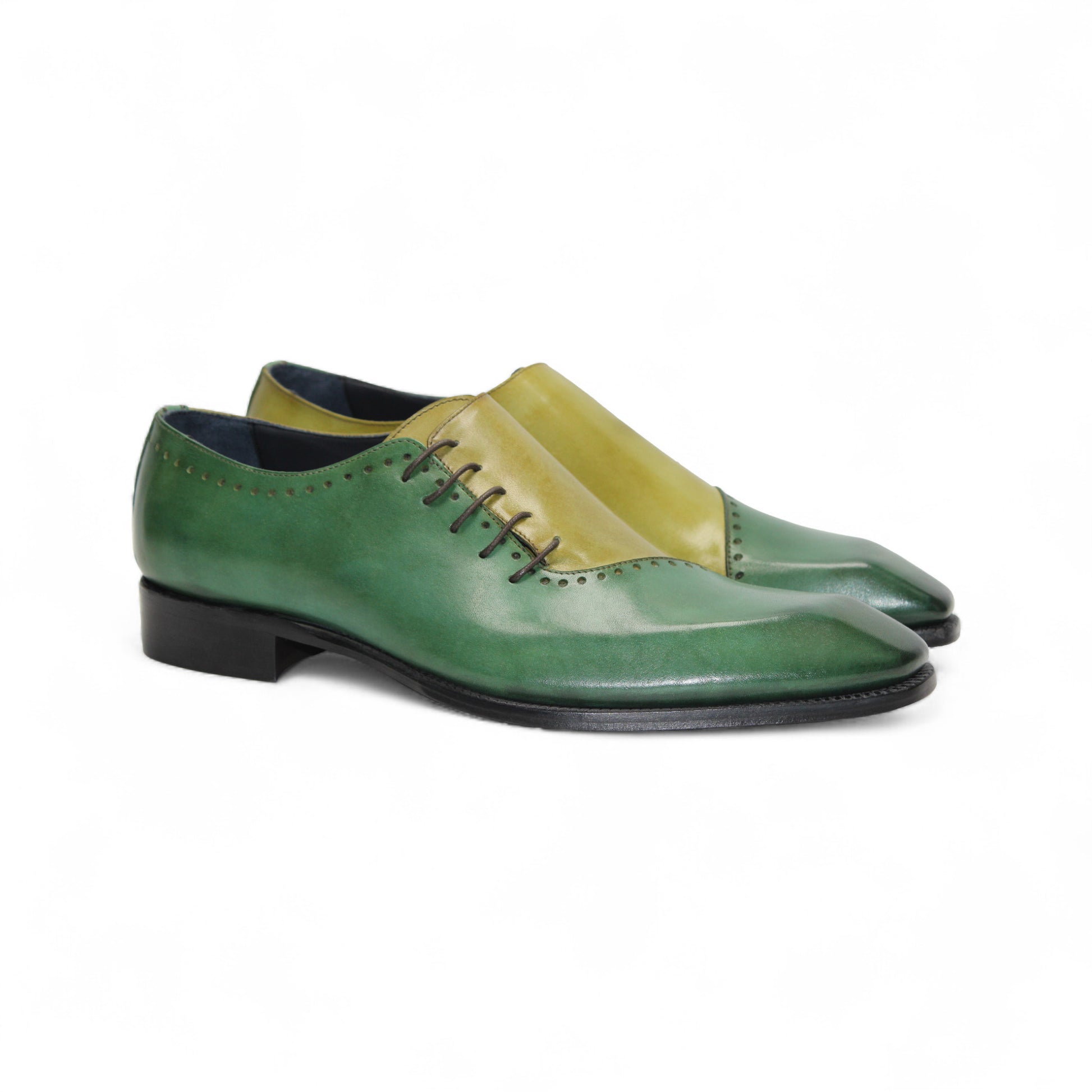 The Duca Di Matiste Duca Veroli Green/Olive is a genuine leather oxford with darker toe and heel, light green tongue, black sole and laces. Italian craftsmanship shines in every detail. Displayed on a white background.