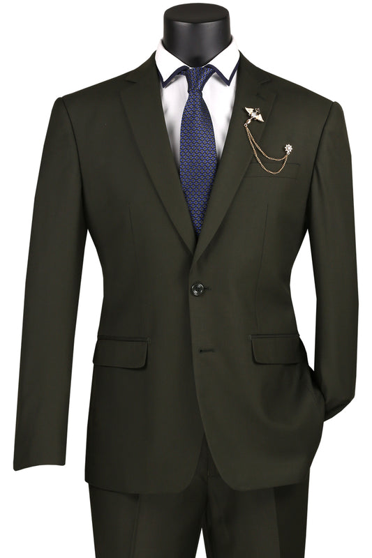 The Vinci Suits Slim Fit 2 Piece 2 Button Suit (Olive) SC900-12 is elegantly displayed on a mannequin with a wrinkle-resistant design, paired with a white shirt, blue tie, and decorative pin.